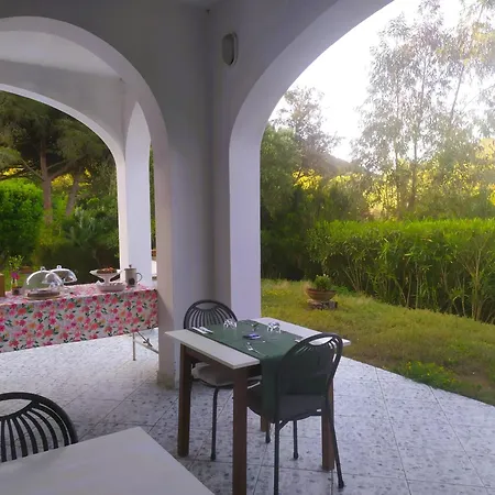 Casa Corbezzolo ベッド・アンド・ブレックファスト プロッキオ